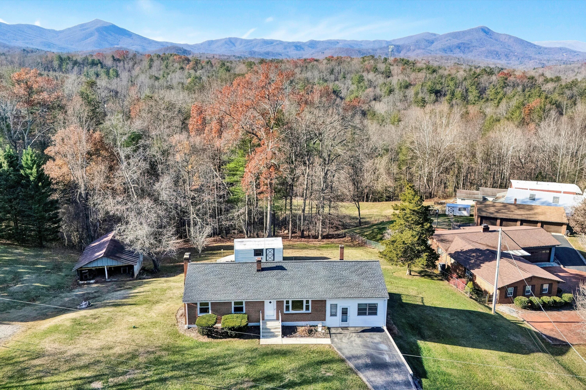 6683 Crowell Gap RD - Photo 2