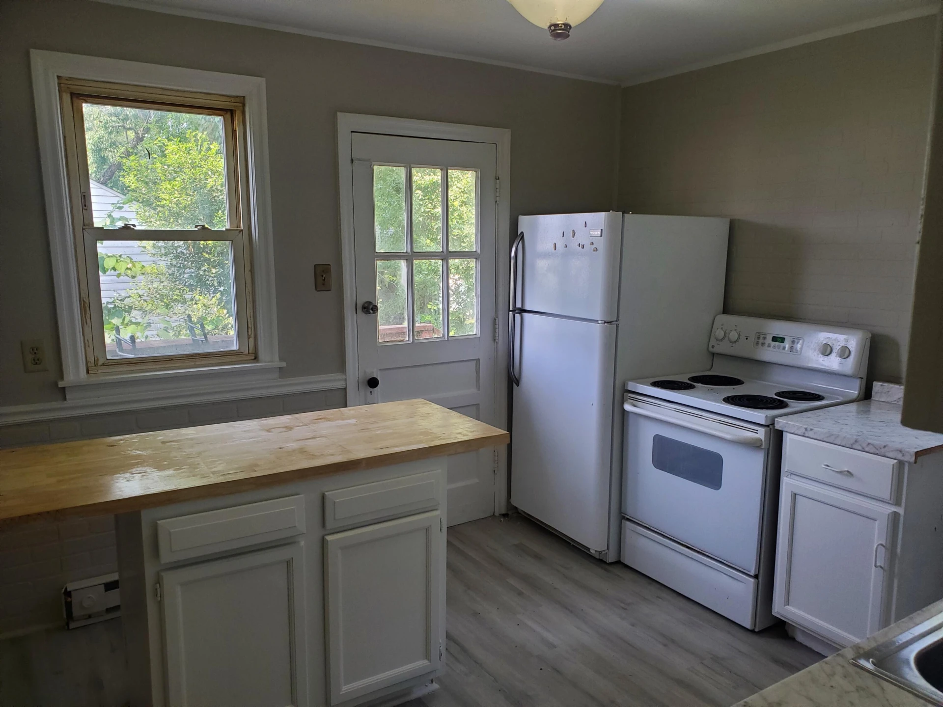 717 Hershberger RD - Photo 7