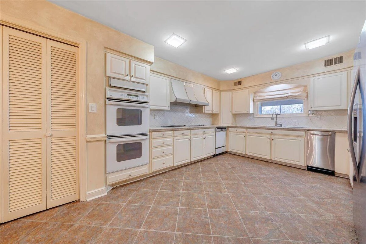 5265 North Spring DR - Photo 26