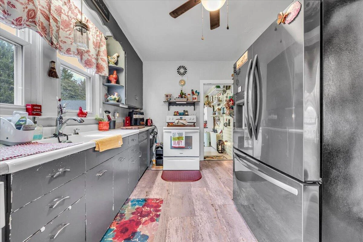 204 Rosedale AVE - Photo 18