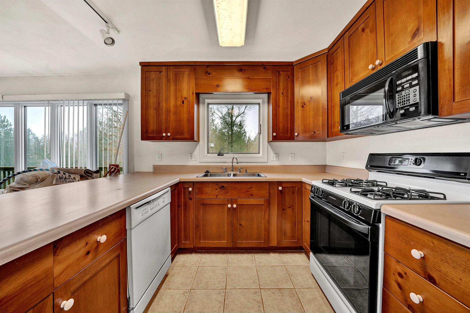 133 PRAIRIE DR - Photo 4