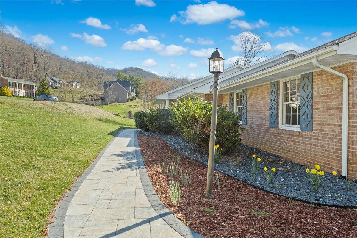 4339 Denbeigh CIR - Photo 2