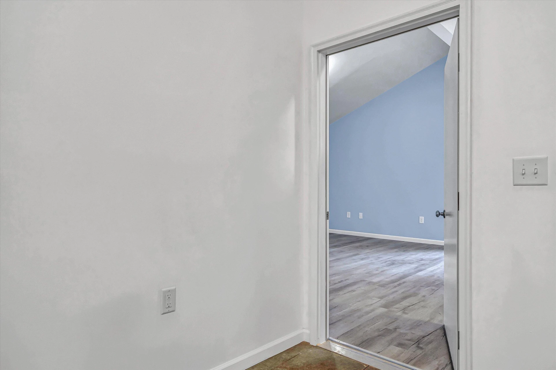 306 Carey AVE - Photo 16