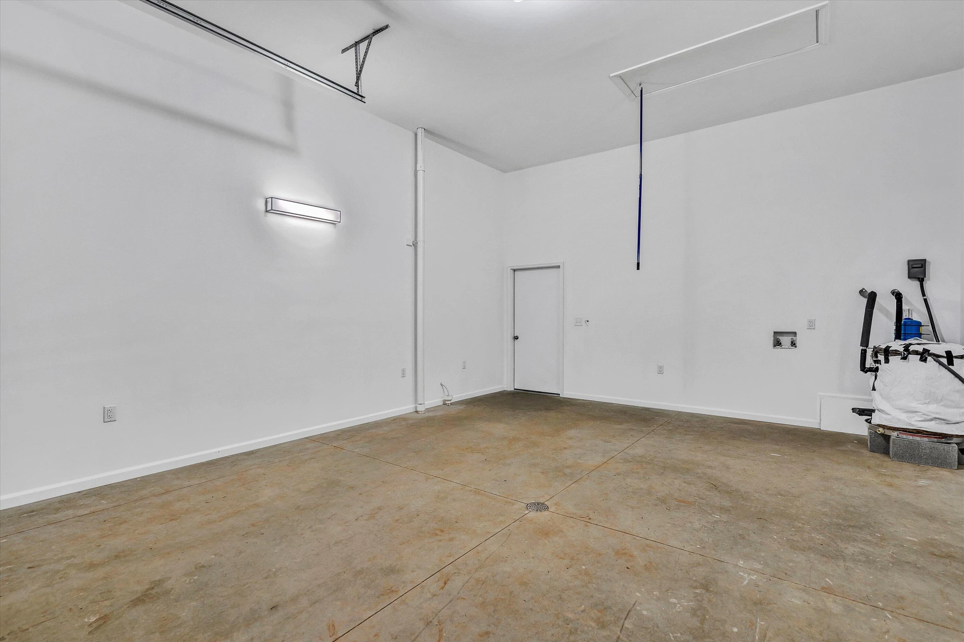 306 Carey AVE - Photo 18