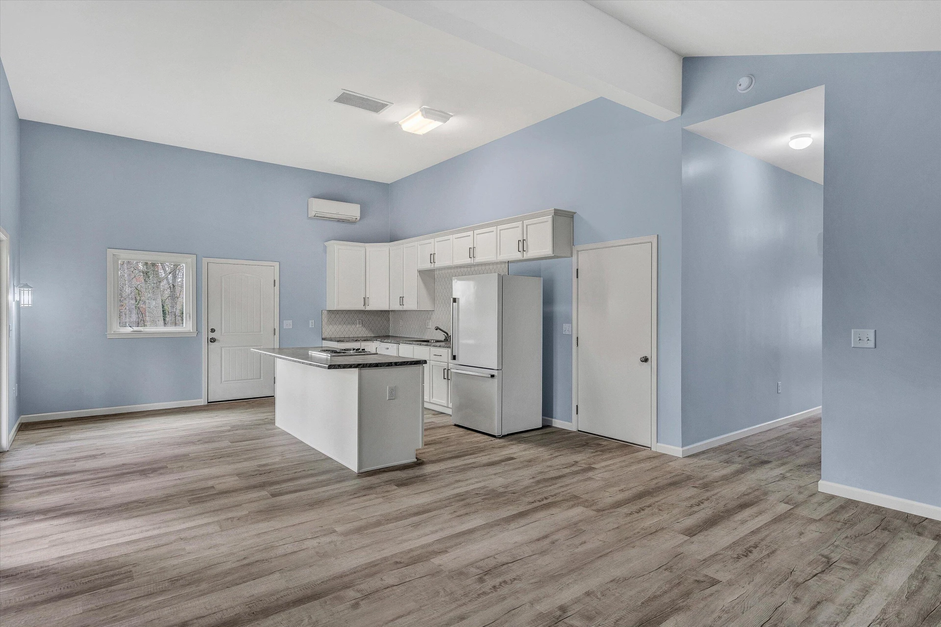 306 Carey AVE - Photo 2