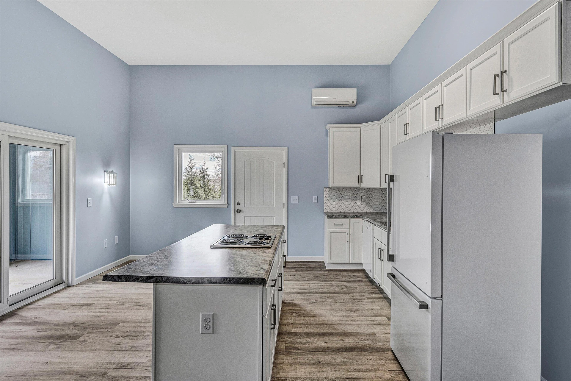 306 Carey AVE - Photo 3