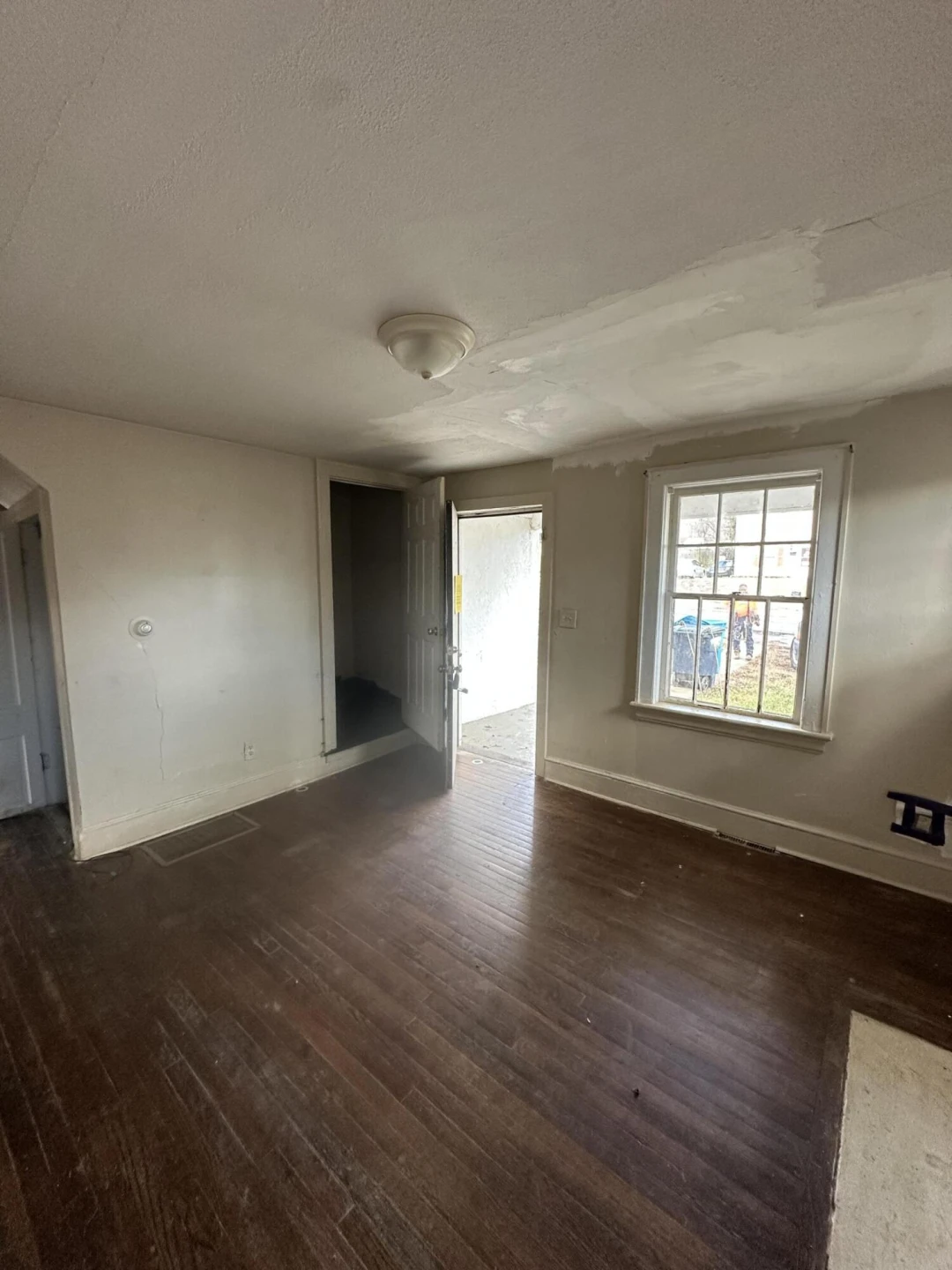 1012 Hunt AVE - Photo 2
