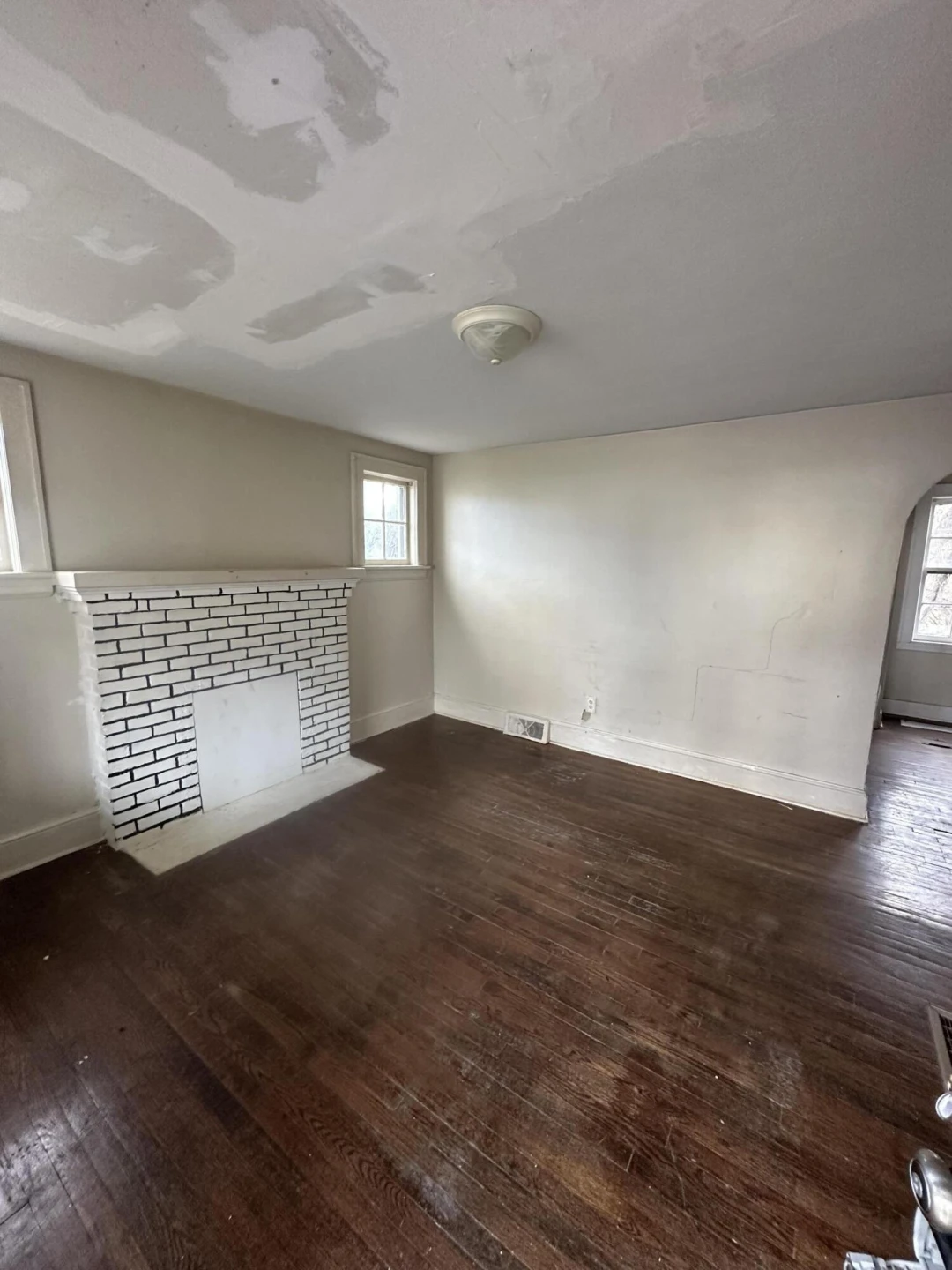 1012 Hunt AVE - Photo 3