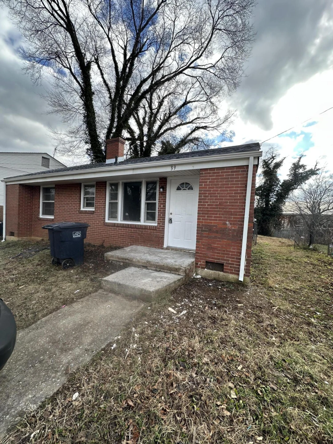 39 Clover AVE