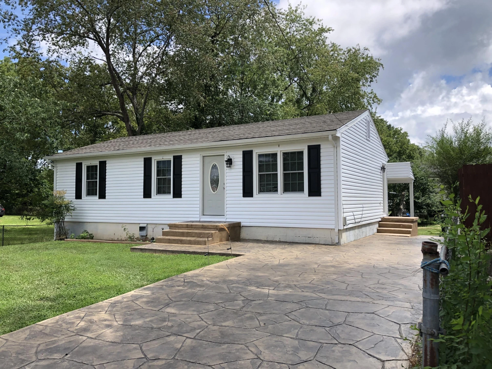1311 Liberty RD