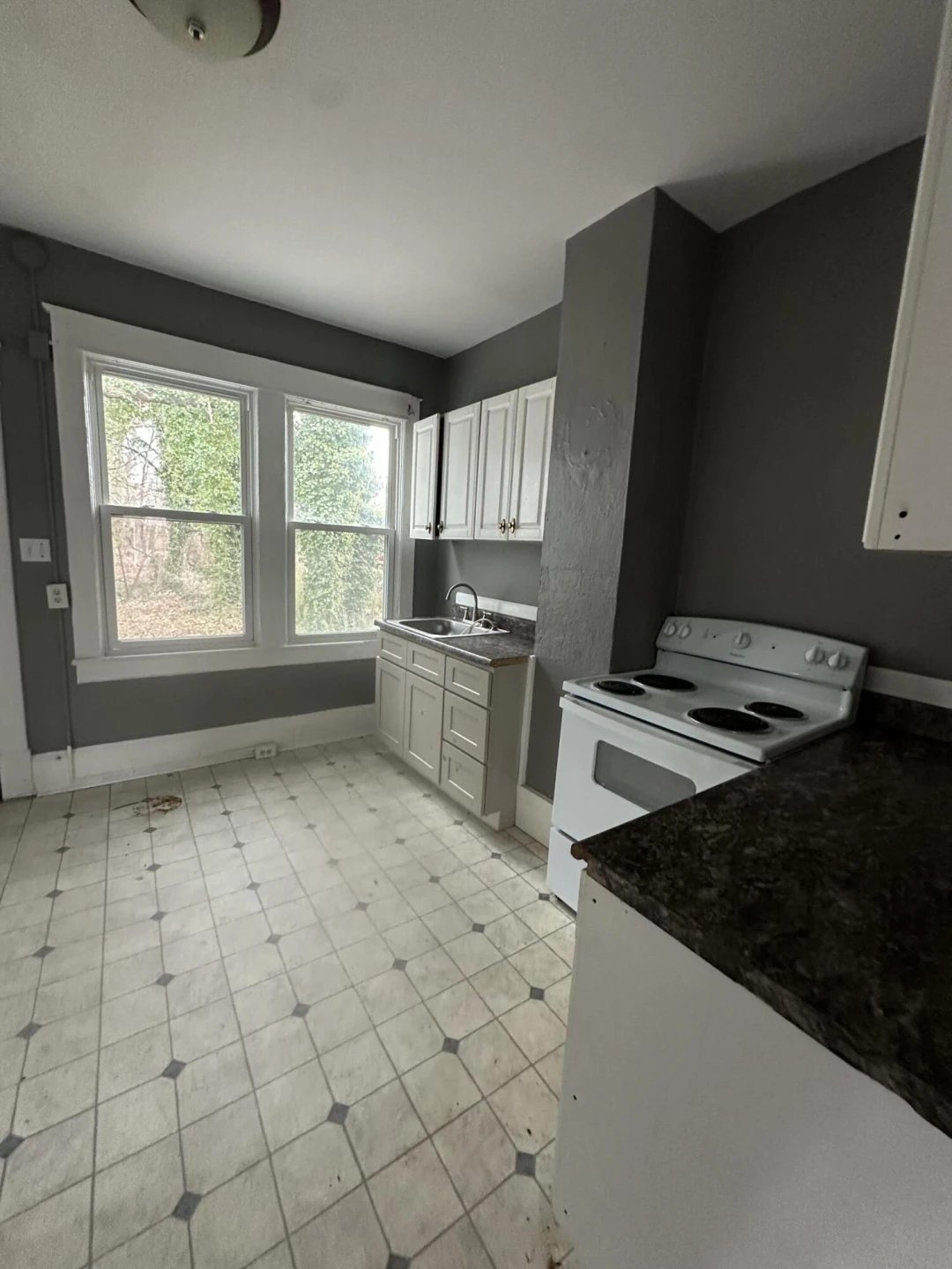 1107 14th ST - Photo 4