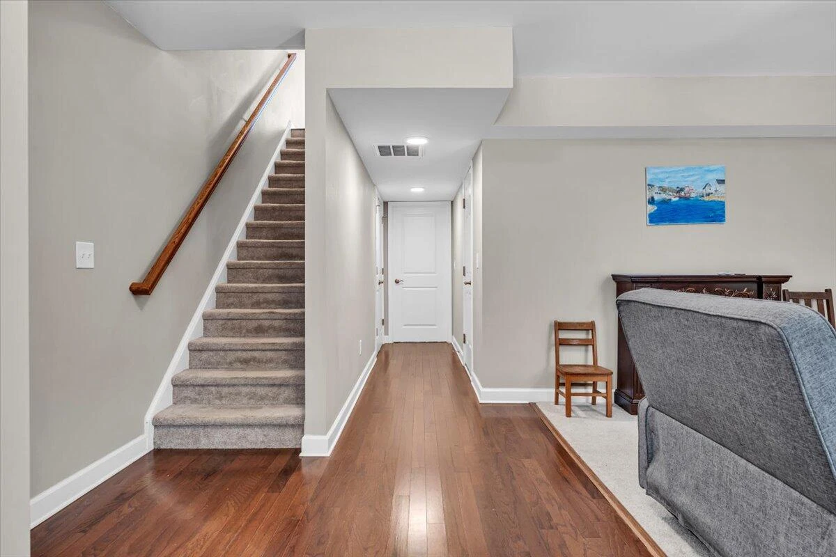 59 Broad ST - Photo 11