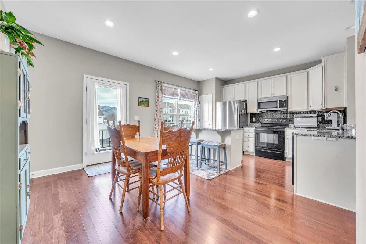59 Broad ST - Photo 13