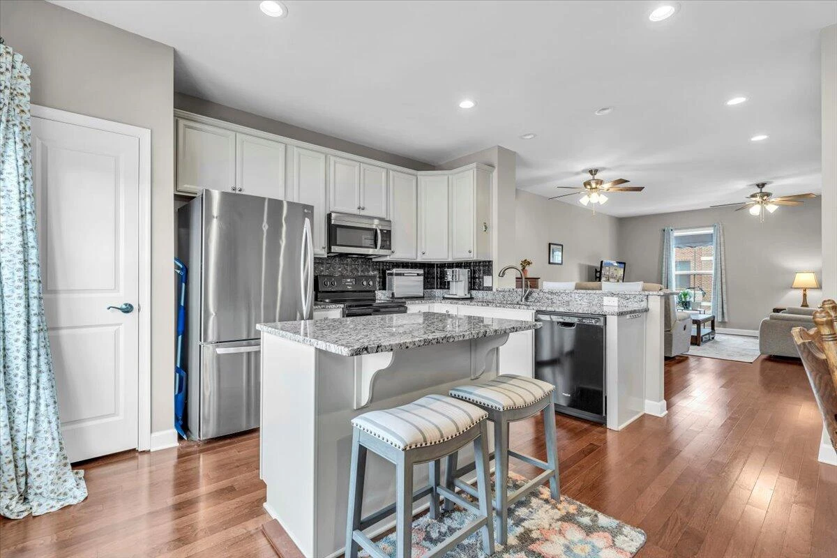 59 Broad ST - Photo 16