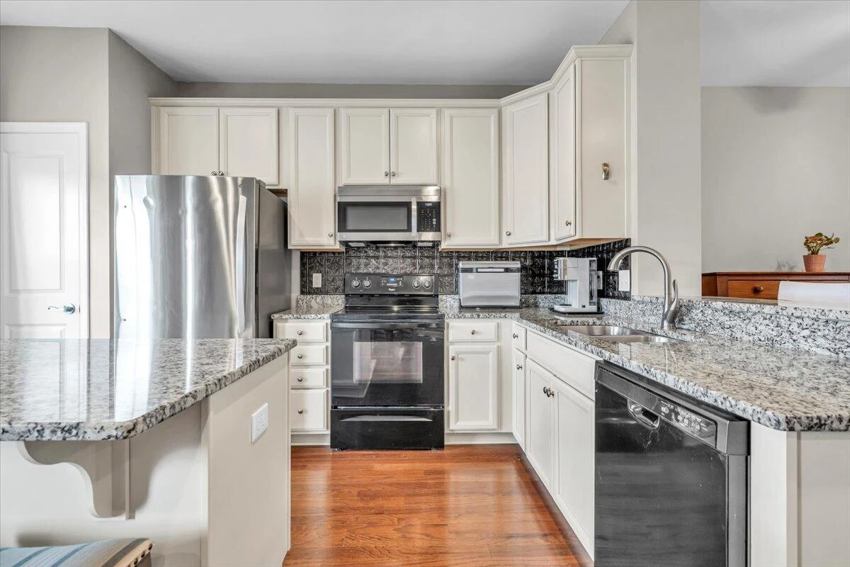 59 Broad ST - Photo 19