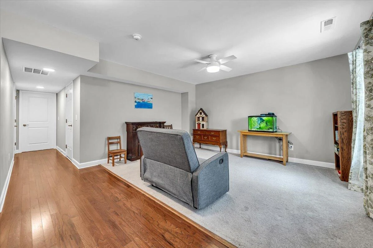 59 Broad ST - Photo 5