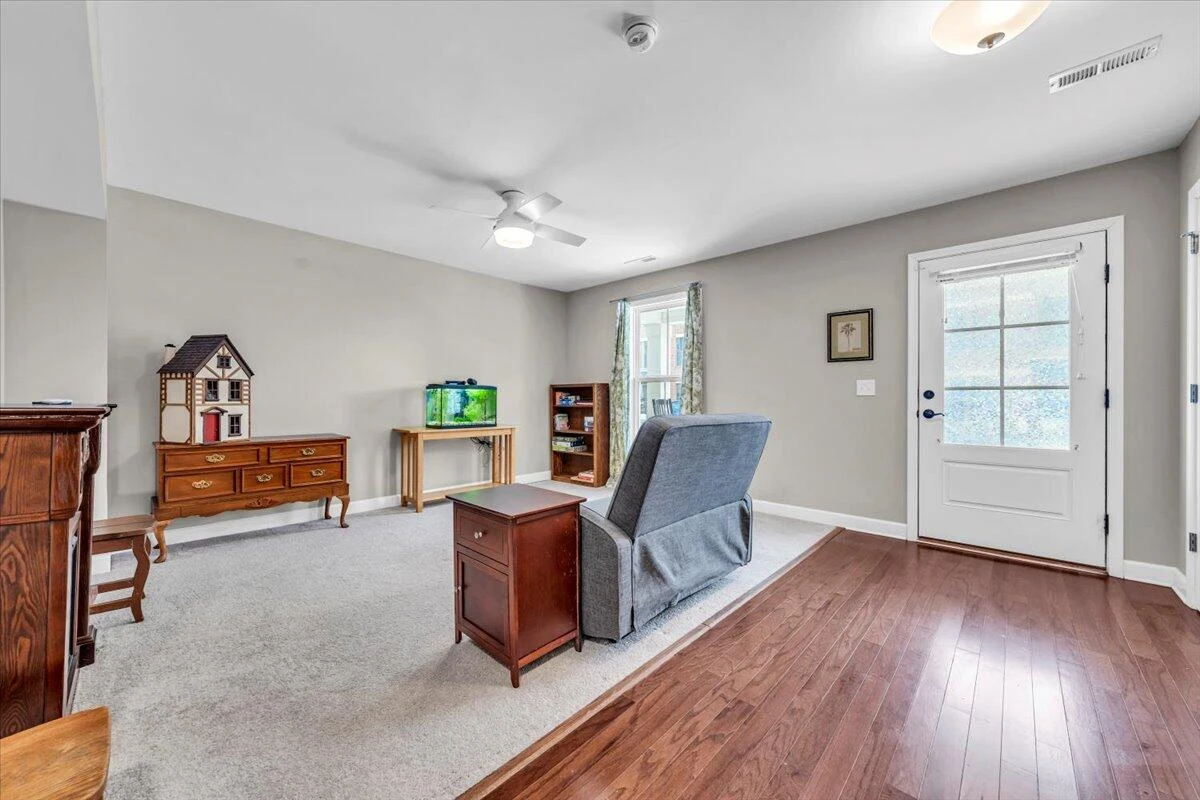 59 Broad ST - Photo 8