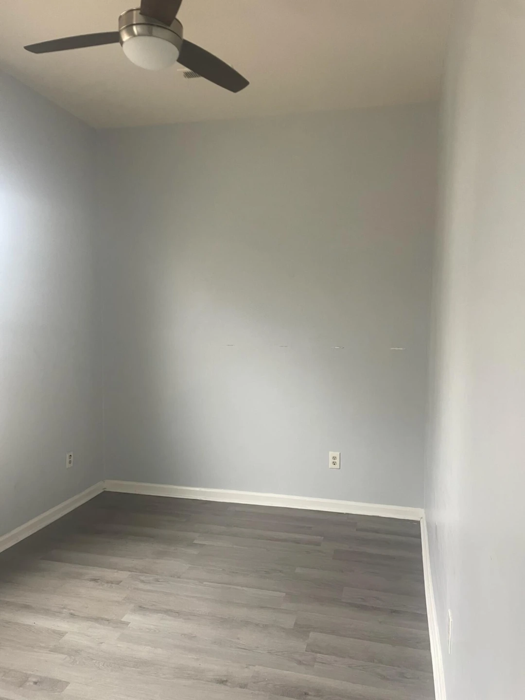 1110 Campbell AVE - Photo 3