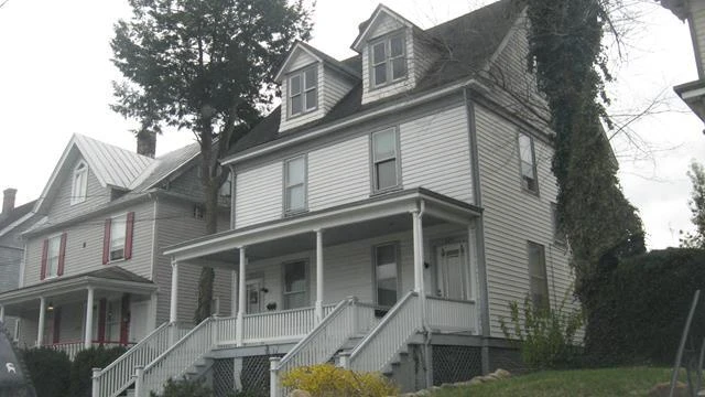 324 Mountain AVE