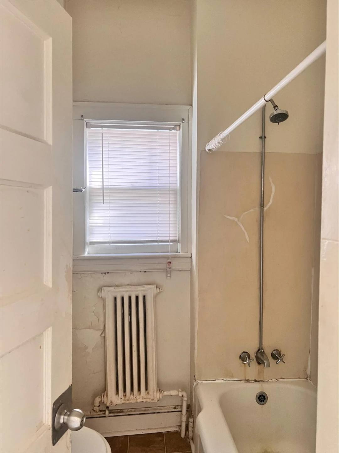 324 Mountain AVE - Photo 4