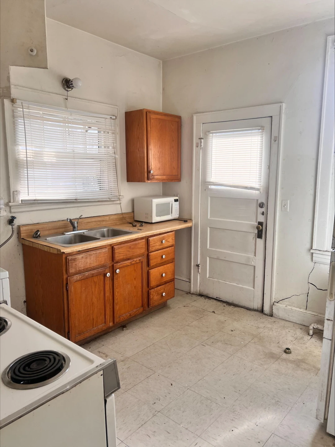 324 Mountain AVE - Photo 5