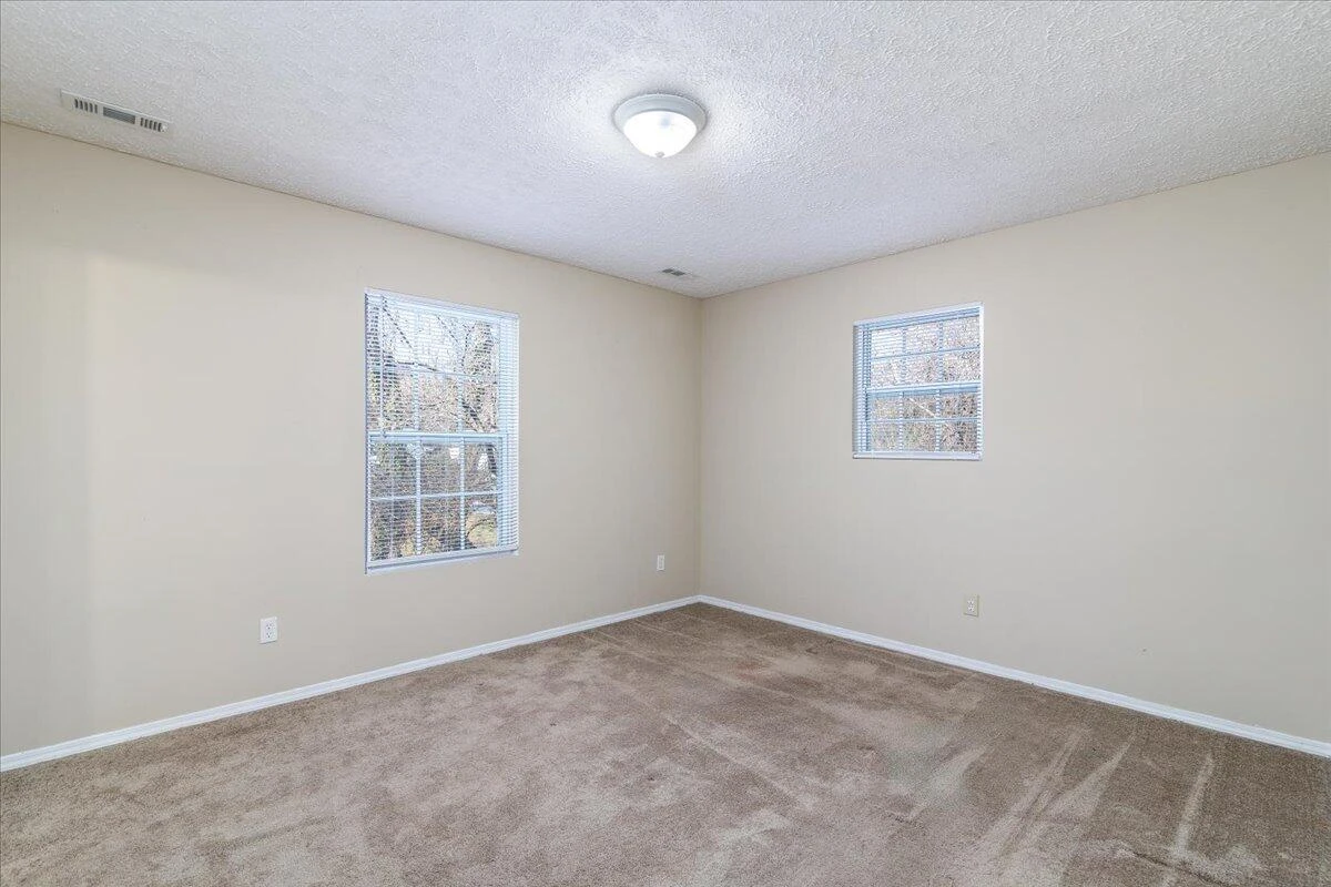 1819 Templeton AVE - Photo 16