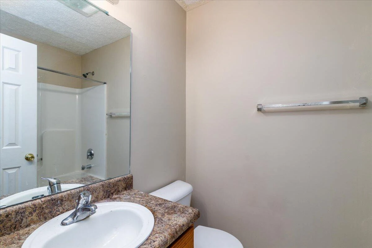 1819 Templeton AVE - Photo 17