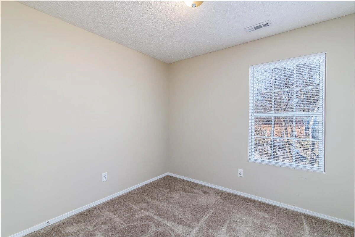 1819 Templeton AVE - Photo 19
