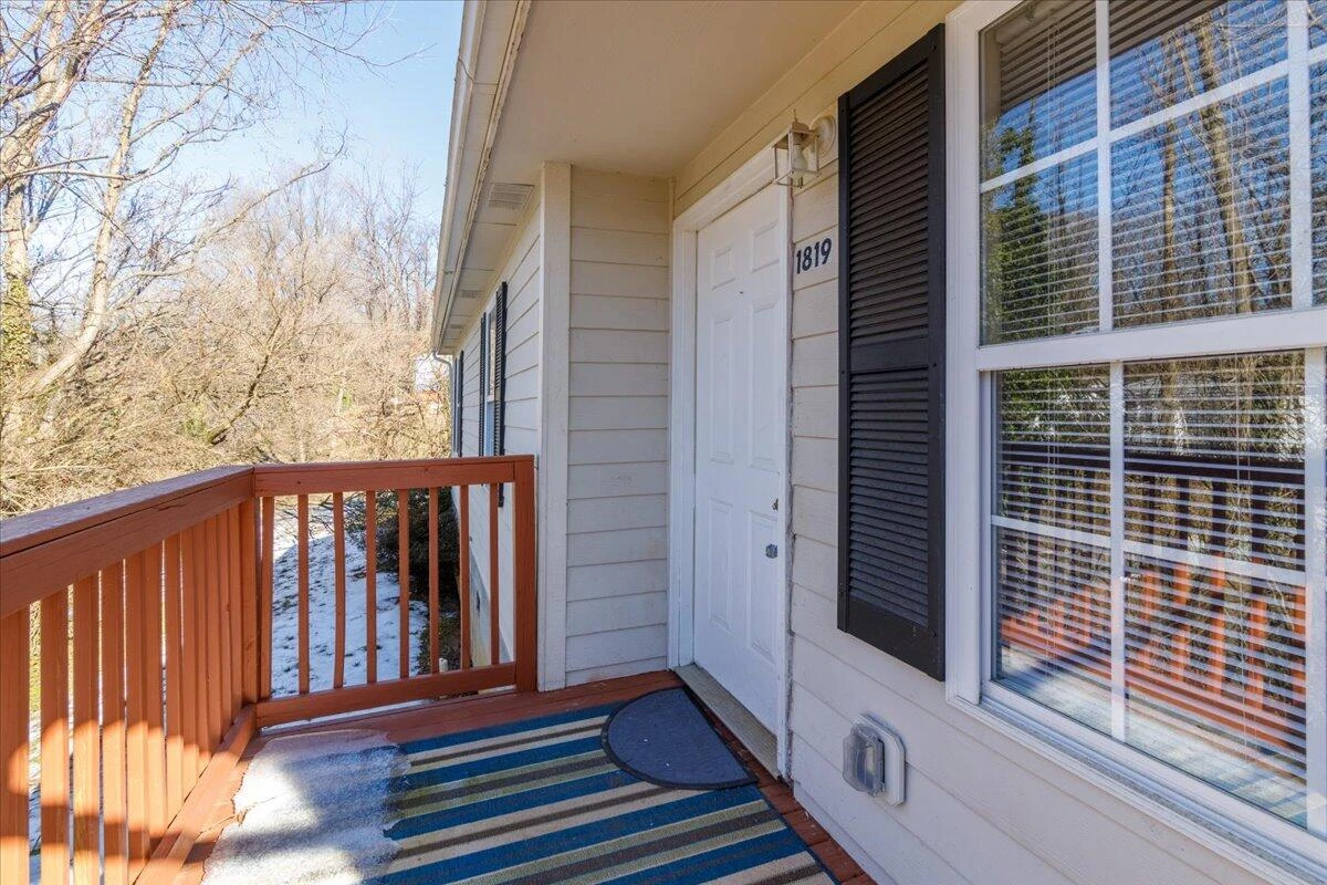 1819 Templeton AVE - Photo 3
