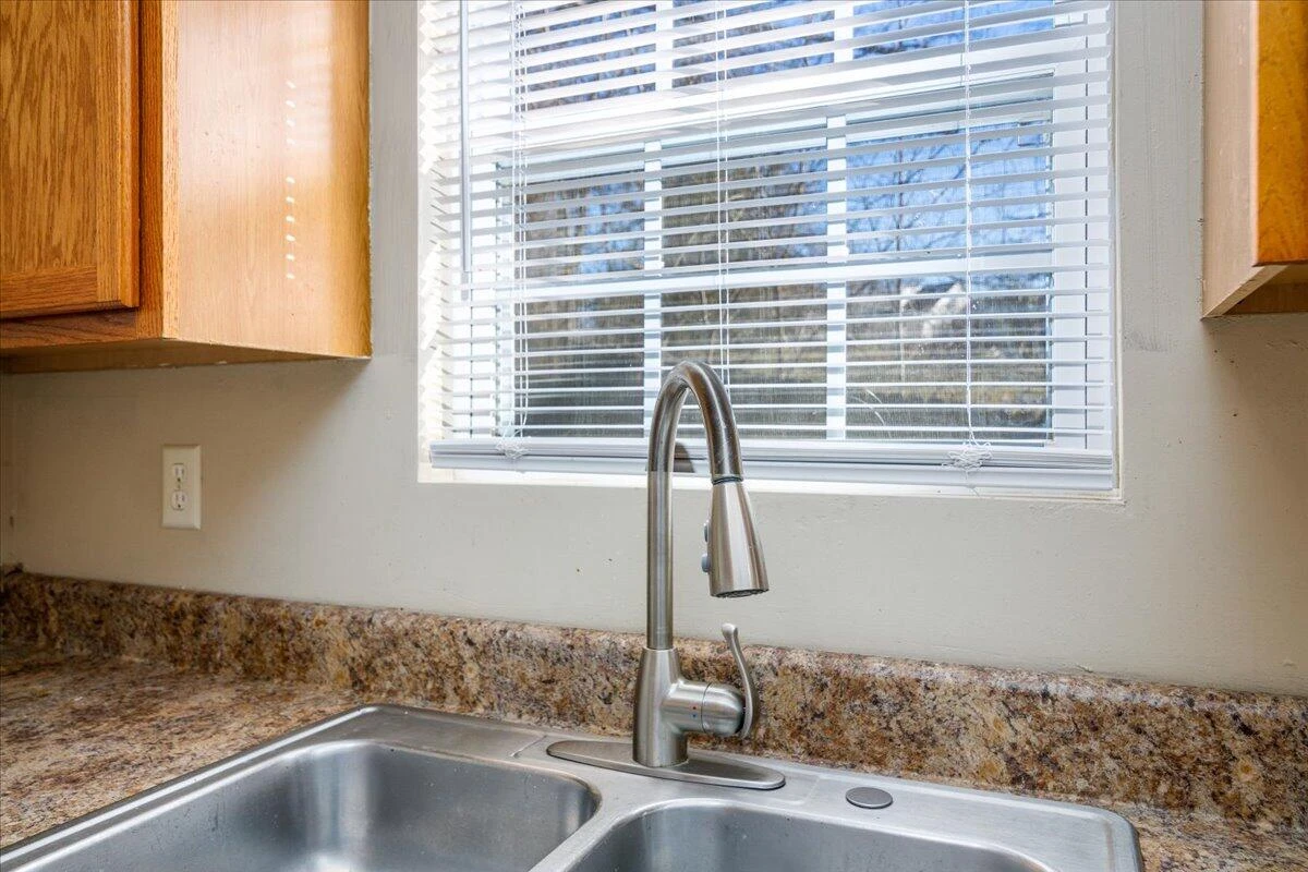 1819 Templeton AVE - Photo 9