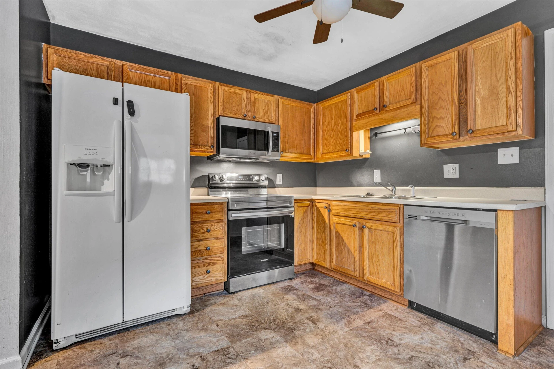 2610 King ST - Photo 15