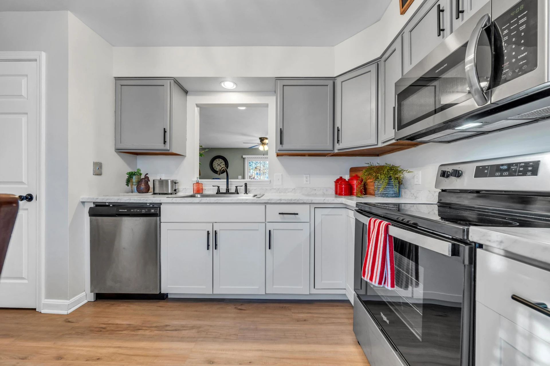 1006 Pocahontas AVE - Photo 5