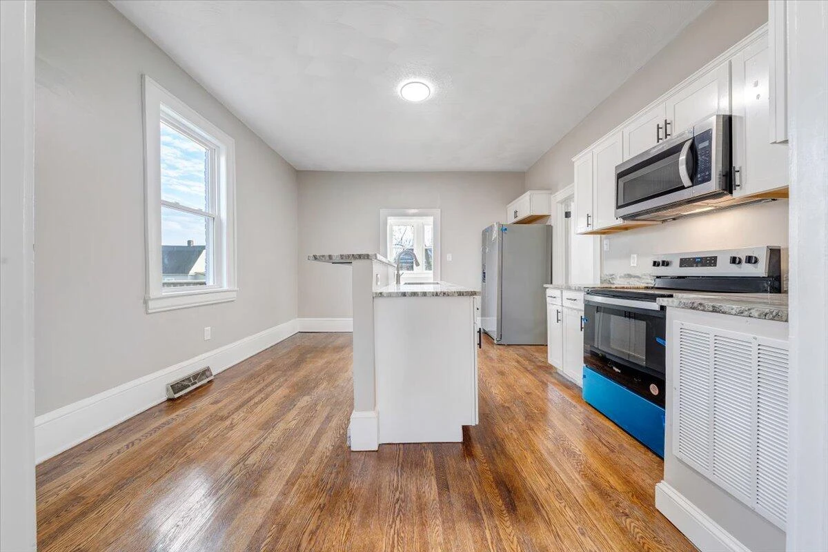 1612 Carroll AVE - Photo 10