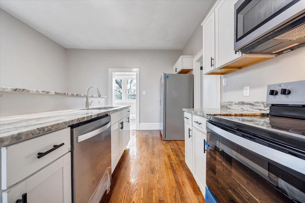 1612 Carroll AVE - Photo 11