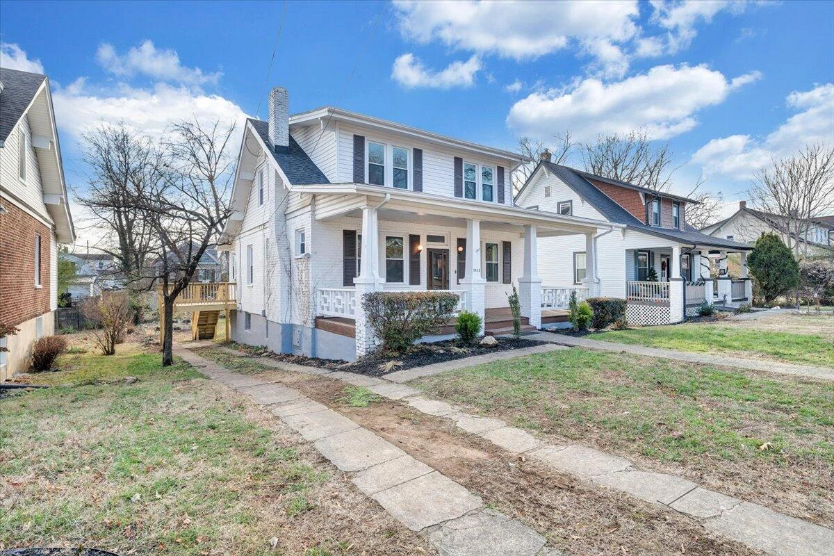 1612 Carroll AVE - Photo 3