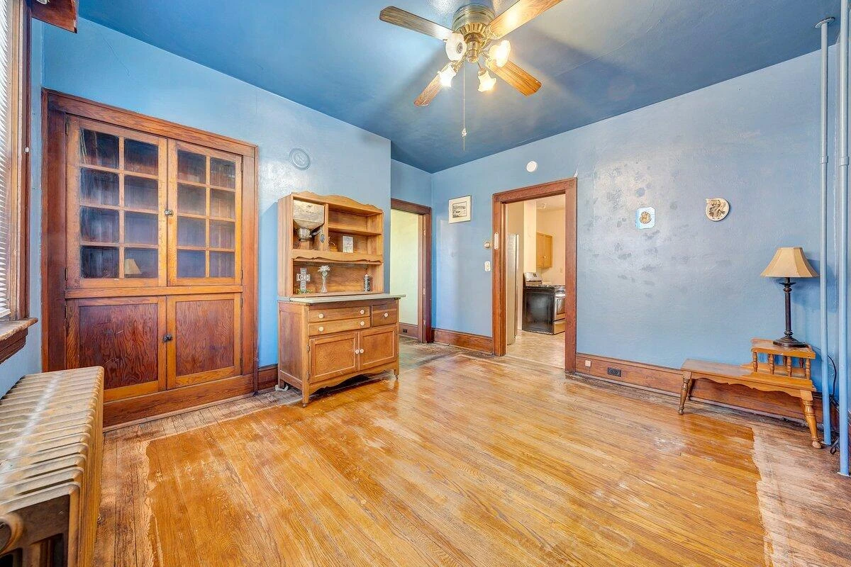 716 Montrose AVE - Photo 15