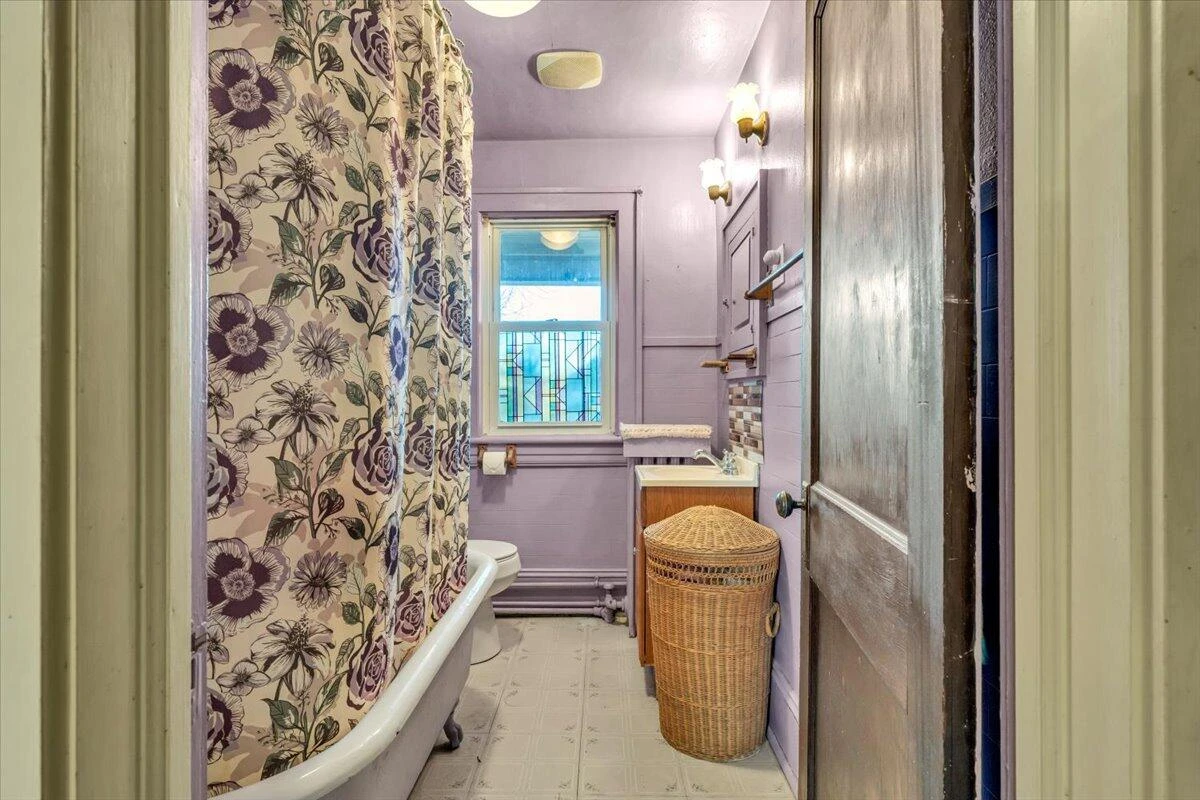 716 Montrose AVE - Photo 31
