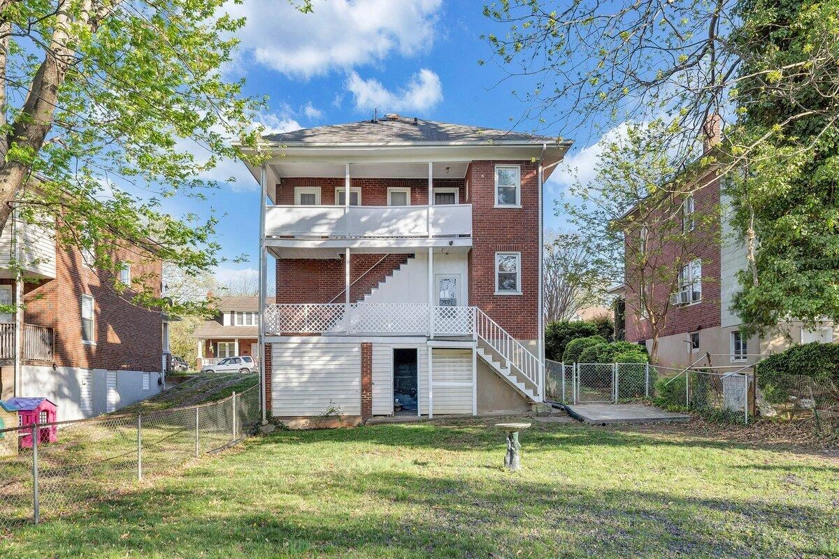 716 Montrose AVE - Photo 36
