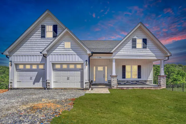 726 Ambler LN