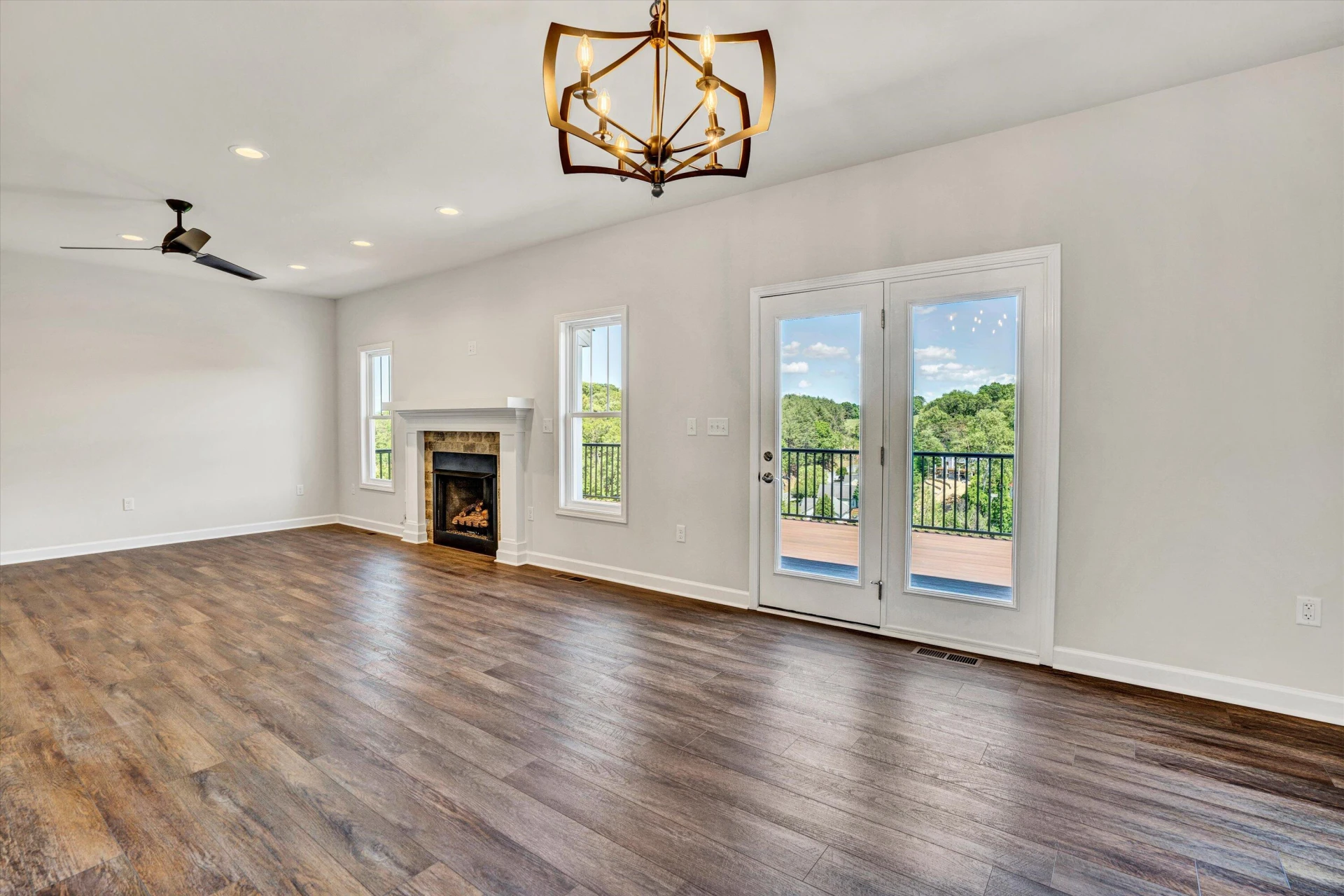 726 Ambler LN - Photo 11