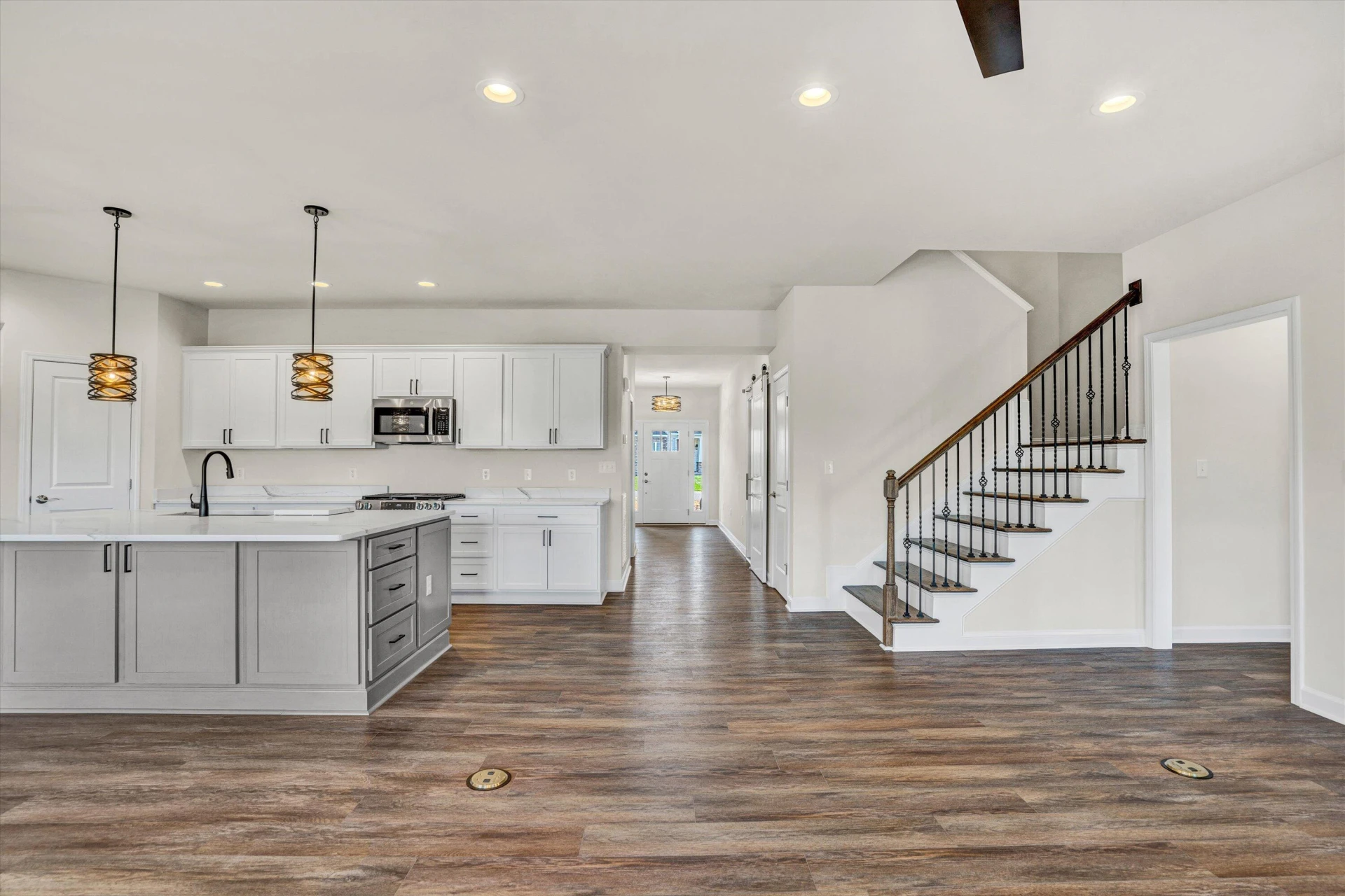 726 Ambler LN - Photo 14