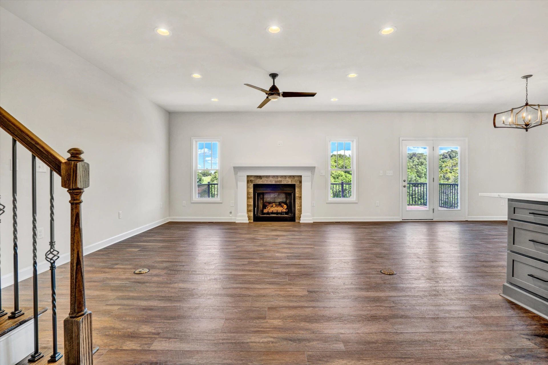 726 Ambler LN - Photo 3