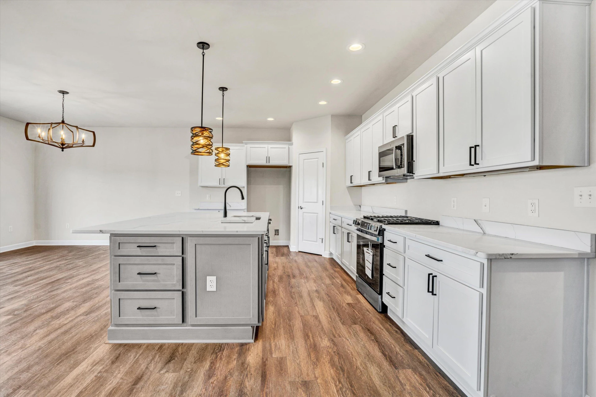 726 Ambler LN - Photo 6