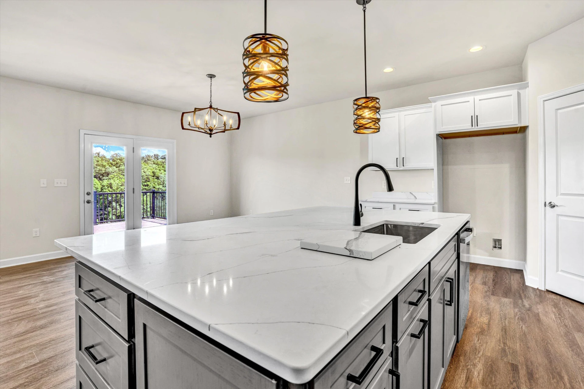 726 Ambler LN - Photo 8
