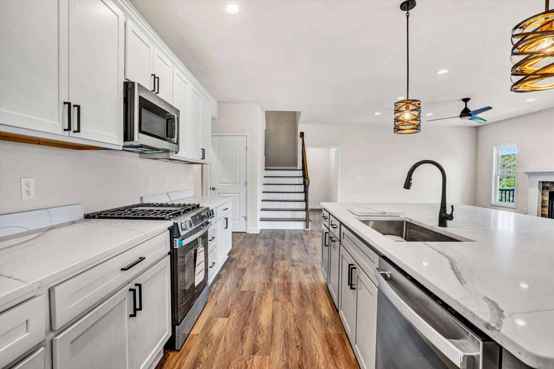 726 Ambler LN - Photo 9