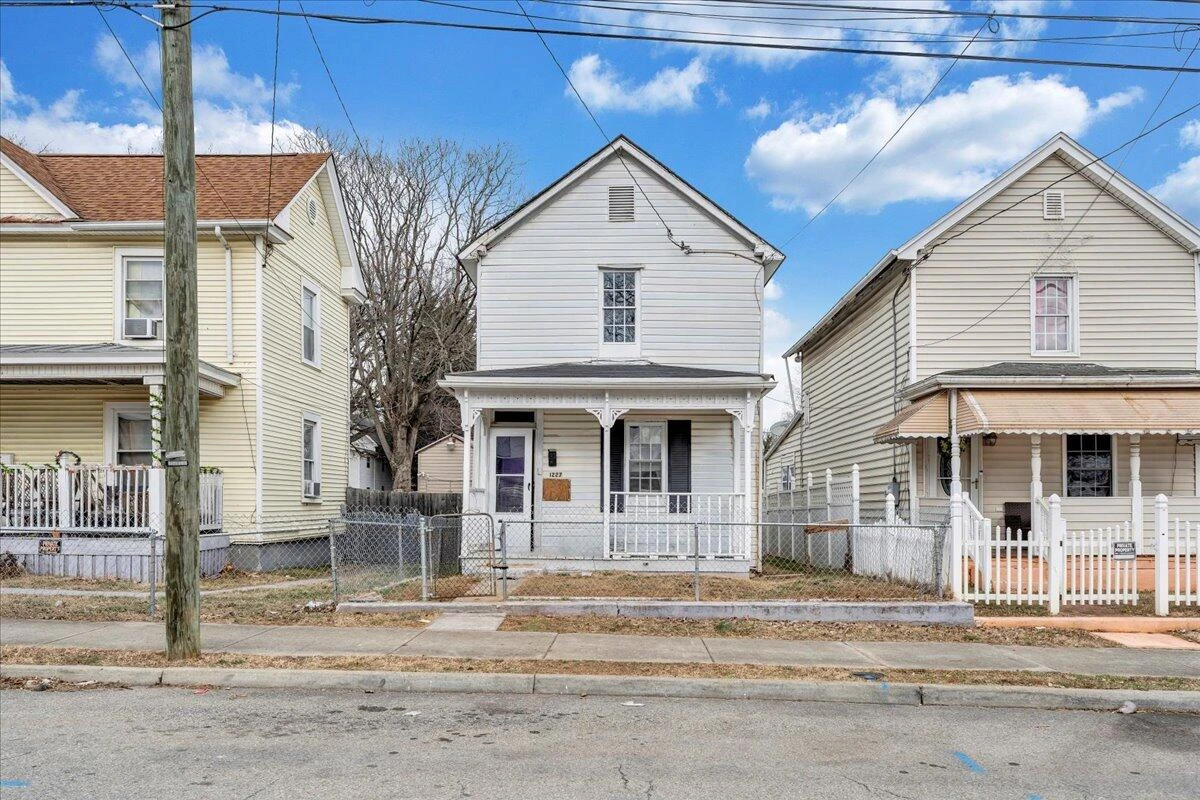 1227 Loudon AVE
