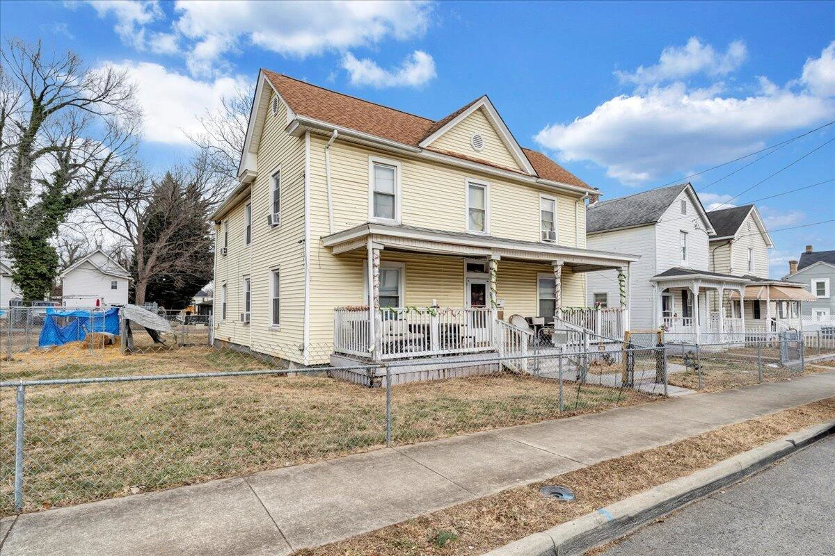 1229 Loudon AVE
