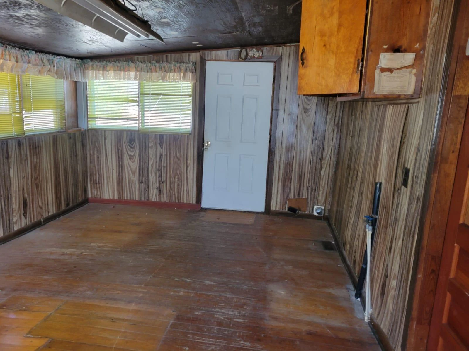 10457 Rockford School RD - Photo 9