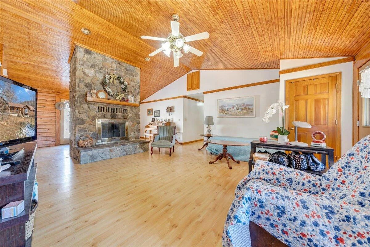 13120 Callaway RD - Photo 7
