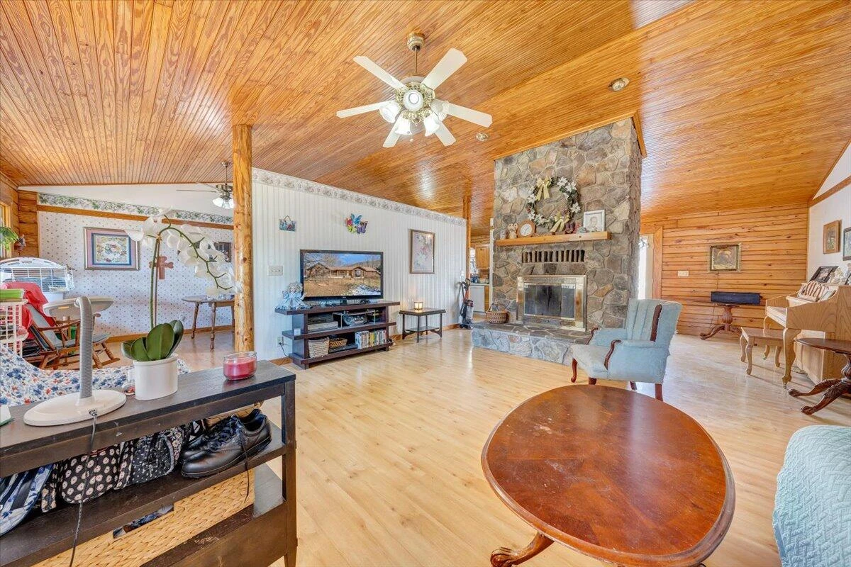 13120 Callaway RD - Photo 8